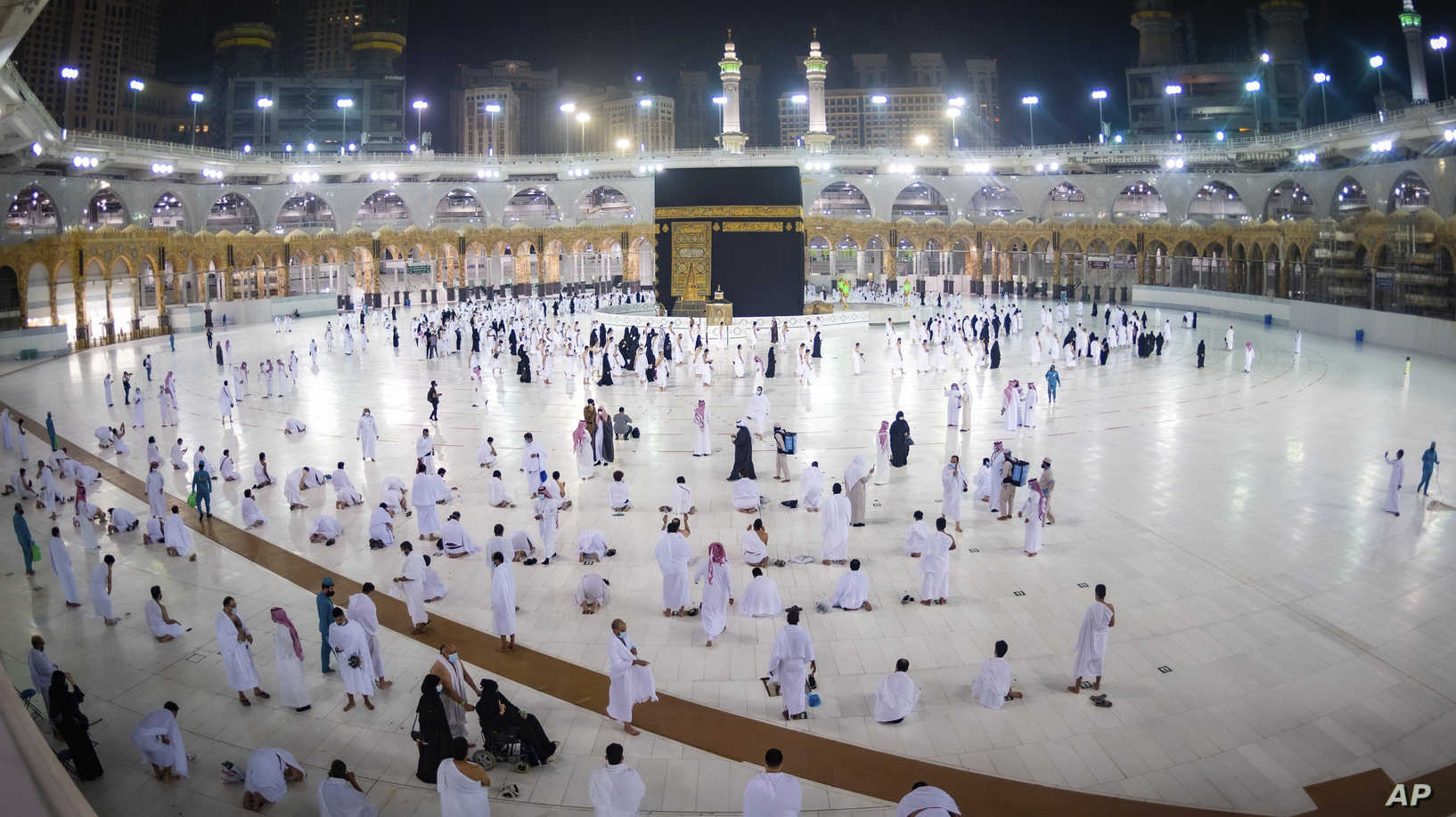 وزارة الحج والعمرة في السعودية تعلن قصر حج هذا العام على المواطنين والمقيمين داخل المملكة