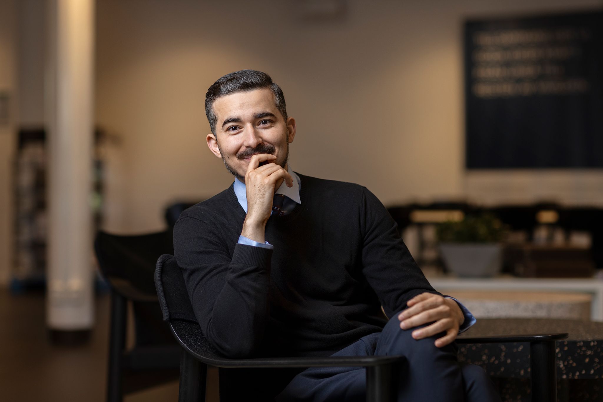 سعد عبد العزيز… الشاب العراقي الذي أصبح رائد أعمال نتيجة كره عائلته للعلكة!
