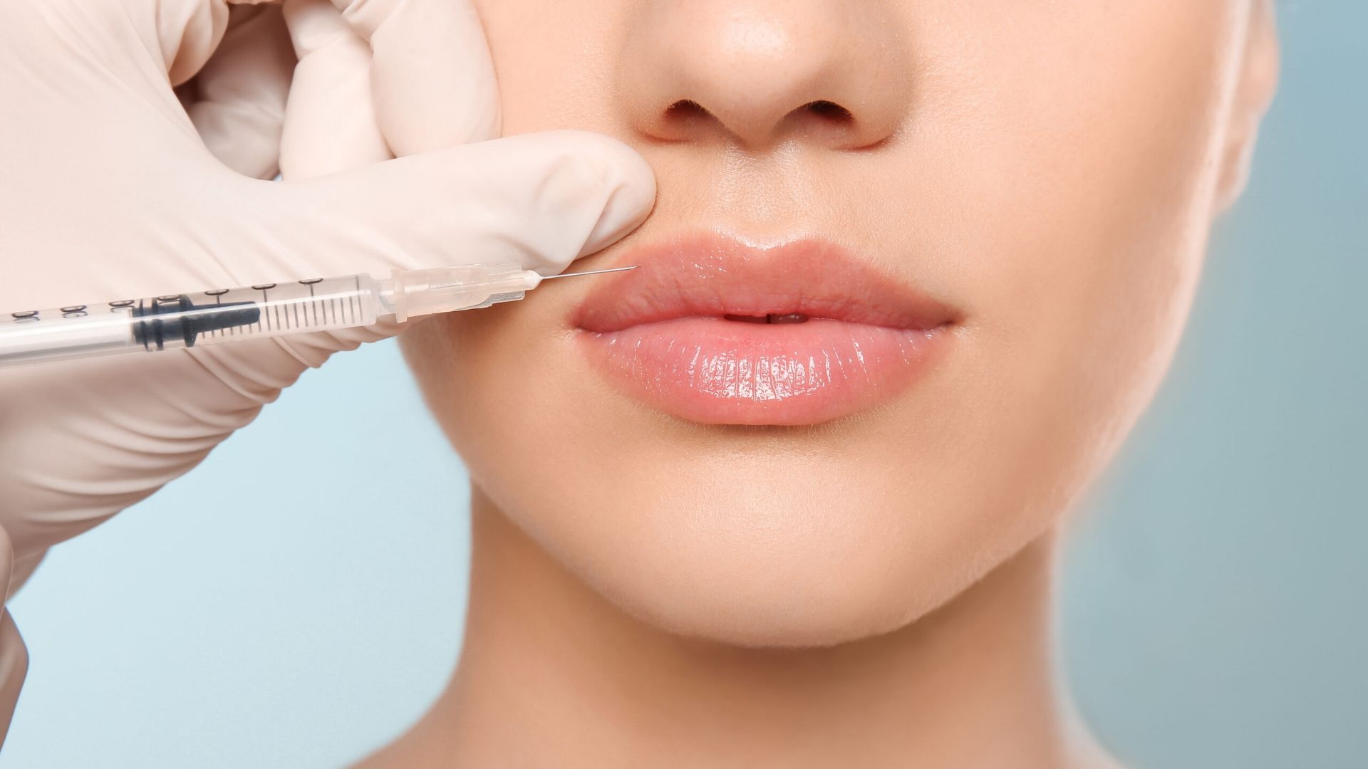 حظر صالون تجميل من تنفيذ عمليات تجميلية لسلامة المرضى
