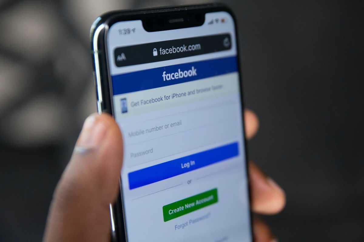يحذر فيسبوك مستخدمي آيفون: احذف هذه التطبيقات الضارة الآن!