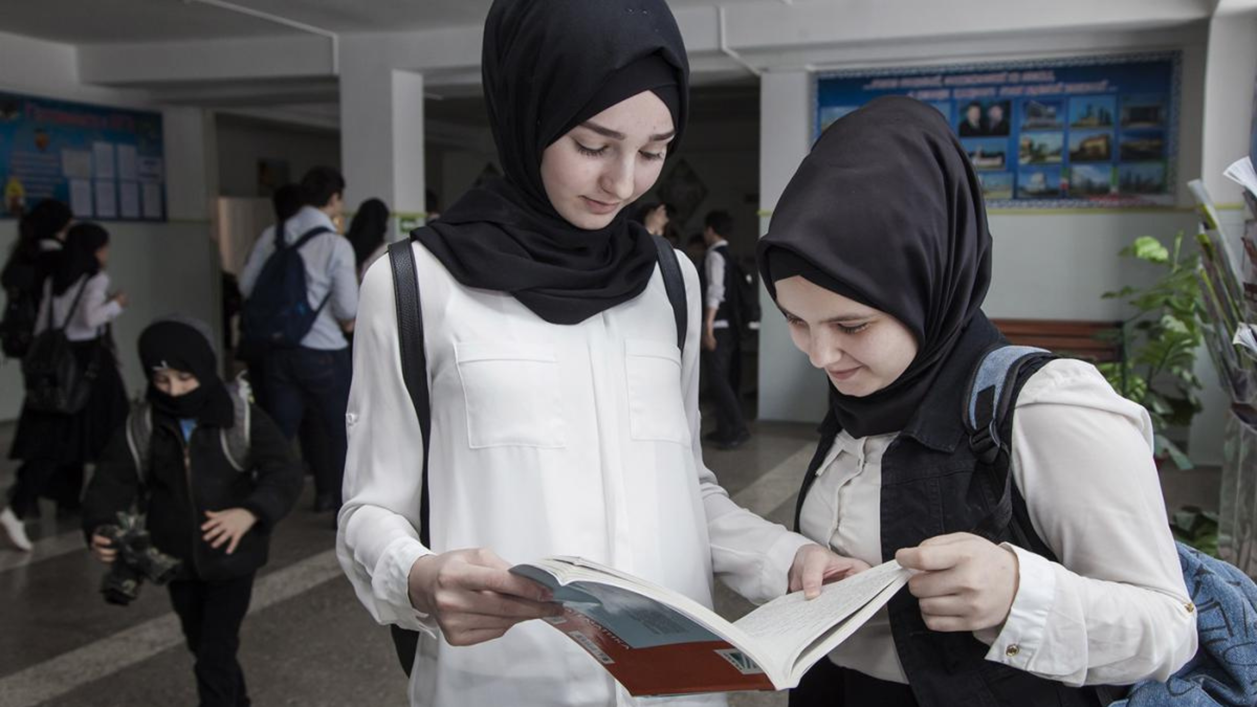 حظر الحجاب في المدارس الدنماركية يثير جدلاً واسعاً