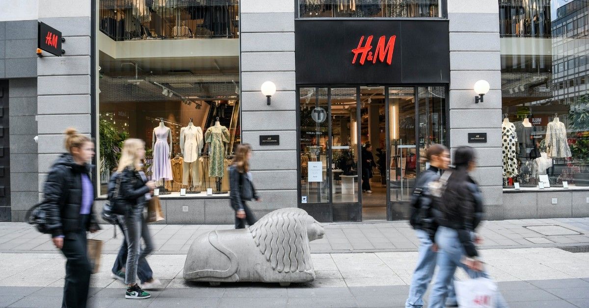 شركة الألبسة السويدية H&M تُغلق 250 فرعاً لها حول العالم
